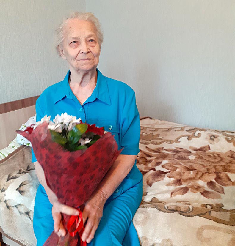 Секреты долголетия 90-летнего ветерана СУМЗа Зинаиды Жернаковой