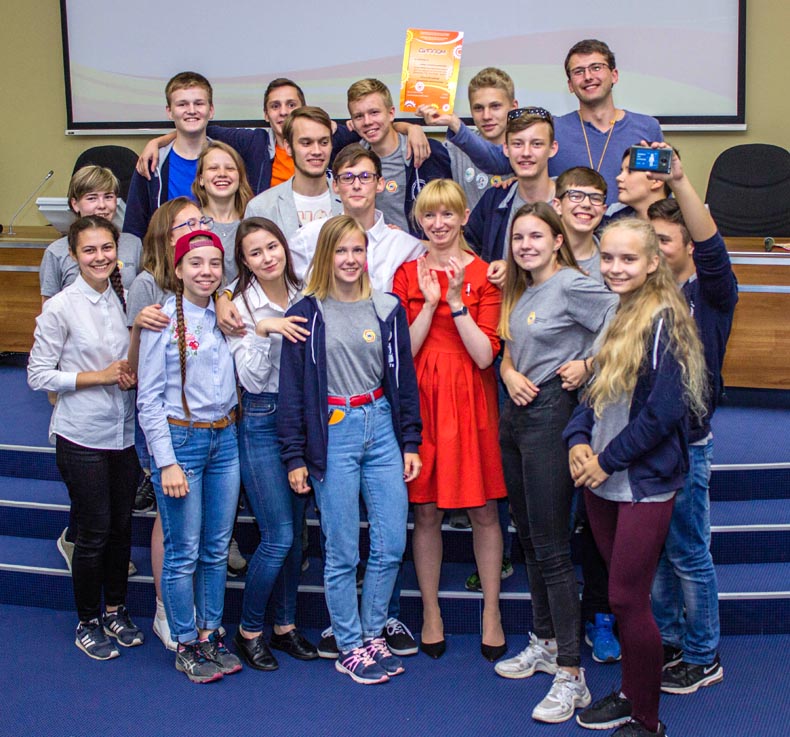  Ревдинки Вера Шумская, Екатерина Краснова и Софья Мезенцева оказались в группе юных биоинженеров, разработавших проект-победитель смены «ТехноЛидер» 