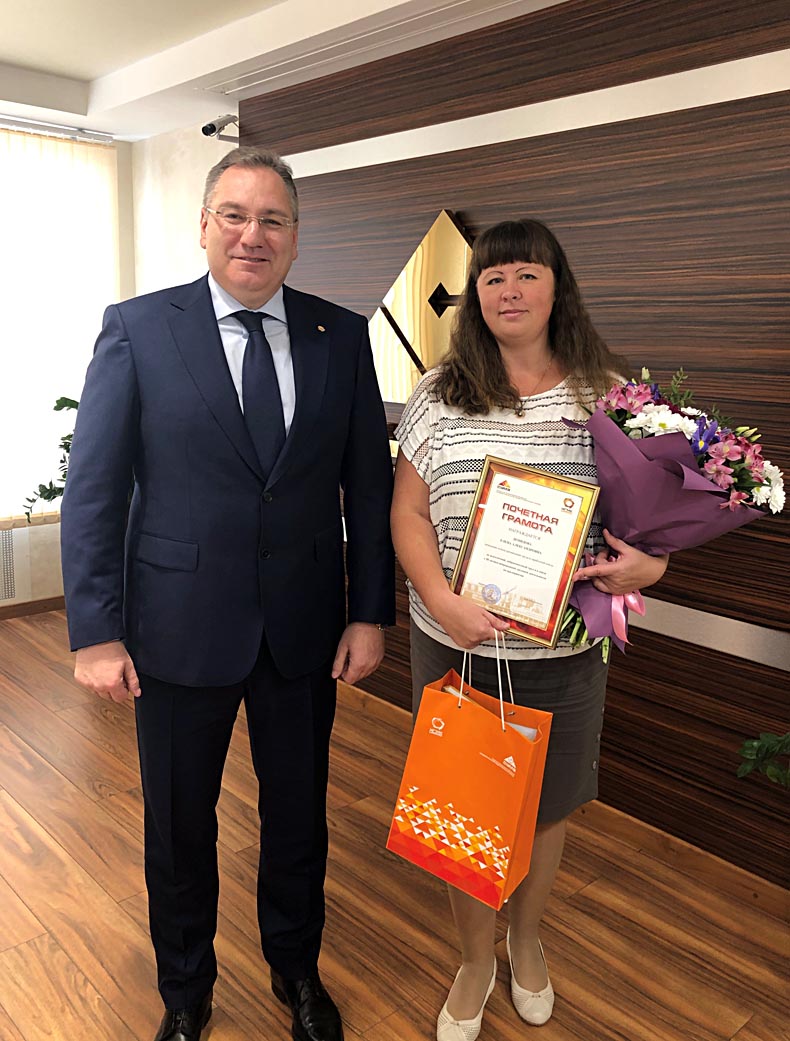 Елена Демидова отметила трудовой юбилей на СУМЗе