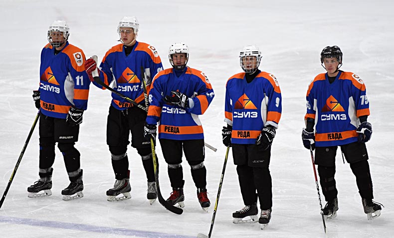 Хоккеисты СУМЗа обыграли команду Белоярской АЭС