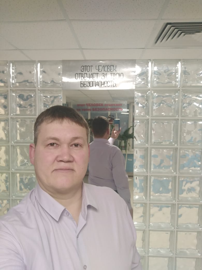 Слесарь-ремонтник СУМЗа сделал из зеркала мотиватор
