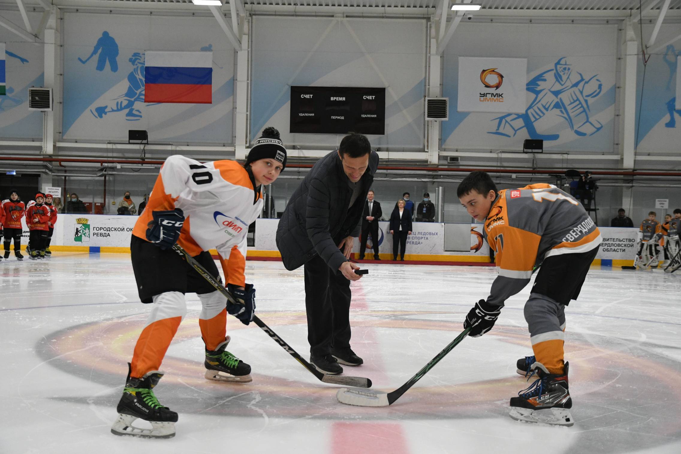 В Ревде стартовал Детский хоккейный турнир, посвященный памяти Александра Козицына